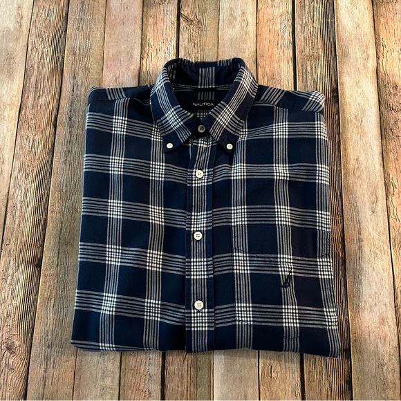 Nautica mens long sleeve plaid casual button down shirt | size medium - Picture 4 of 10